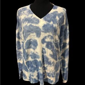 Kokun Blue and White Tie-Dye V-Neck Sweater